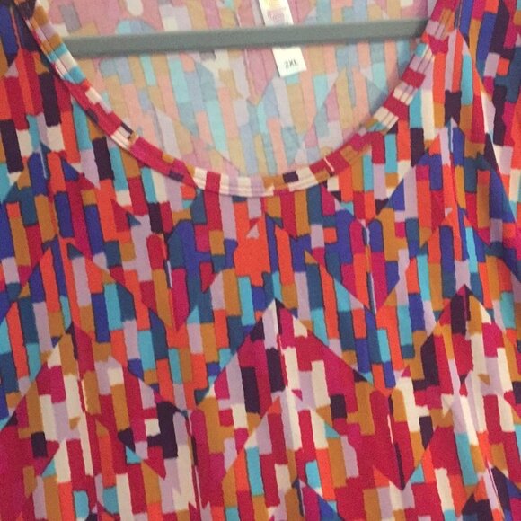 2XL LuLaRoe Lynnae Shirt E01 1843 - Picture 2 of 4